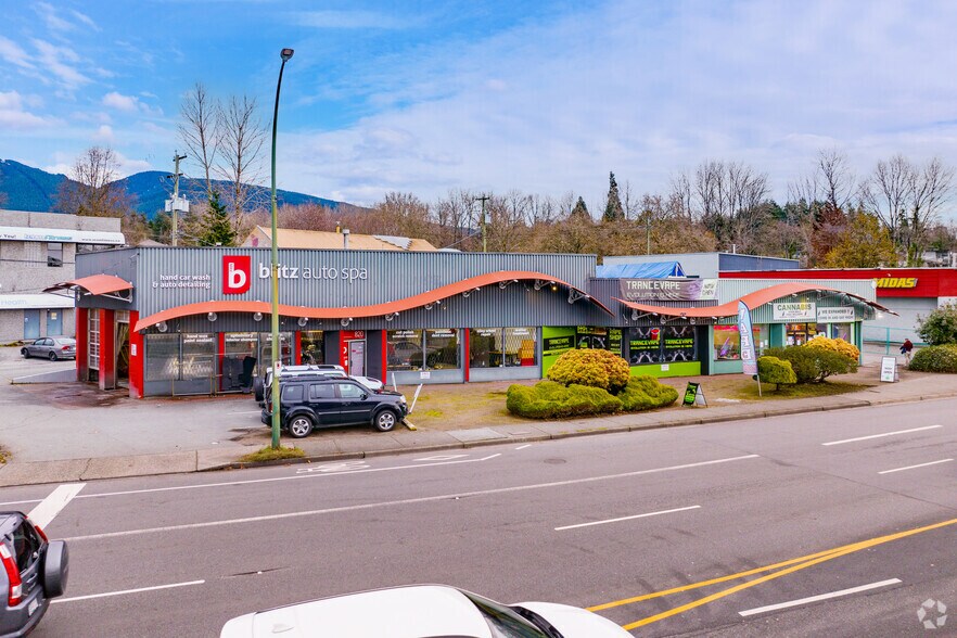 Primary Photo Of 820 Marine Dr, North Vancouver General Retail For Lease