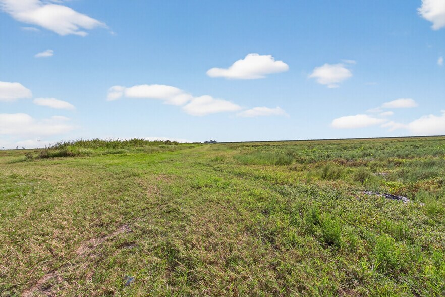 More Photos Of 8476 Ten Mile Grade, Zolfo Springs Land For Sale