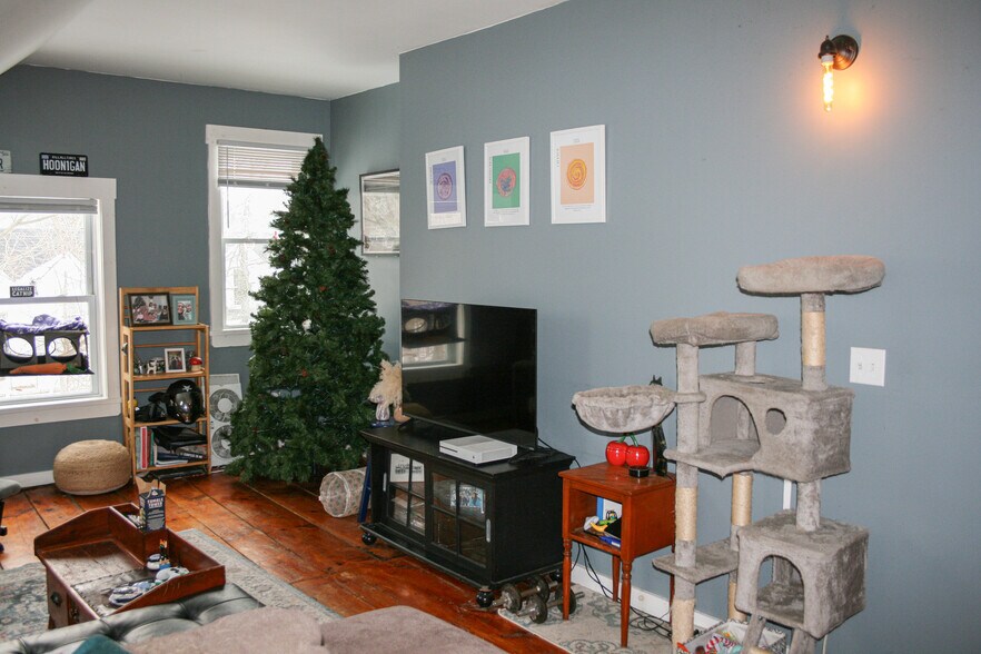 More Photos Of 40 Highland St, Ashland Apartments For Sale