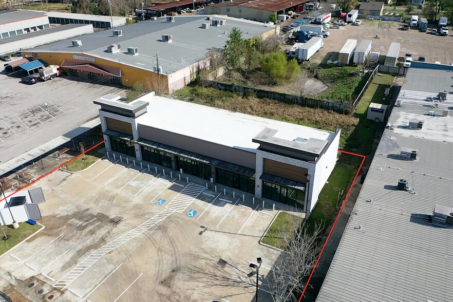 Primary Photo Of 851 Federal Rd, Houston Storefront For Lease