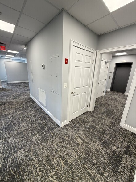 More Photos Of 670 Boston Post Rd, Madison Office For Lease