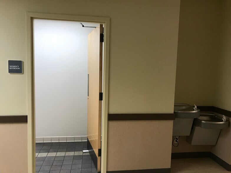 More Photos Of 1000 Meade St, Dunmore Medical For Lease