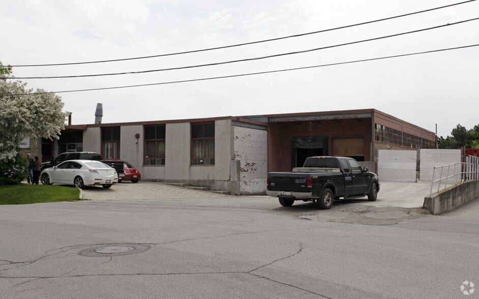 More Photos Of 26 Airview Rd, Toronto Service For Sale