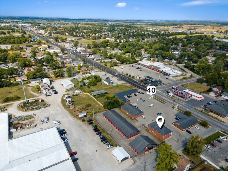 More Photos Of 1105 W Main St, Greenfield Office For Sale