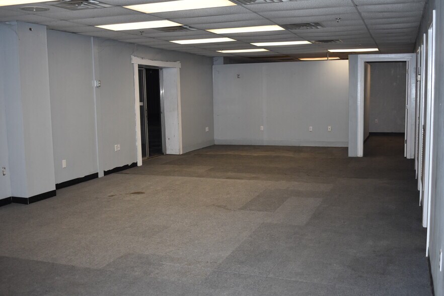 More Photos Of 216 Industrial Dr, Ridgeland Warehouse For Sale