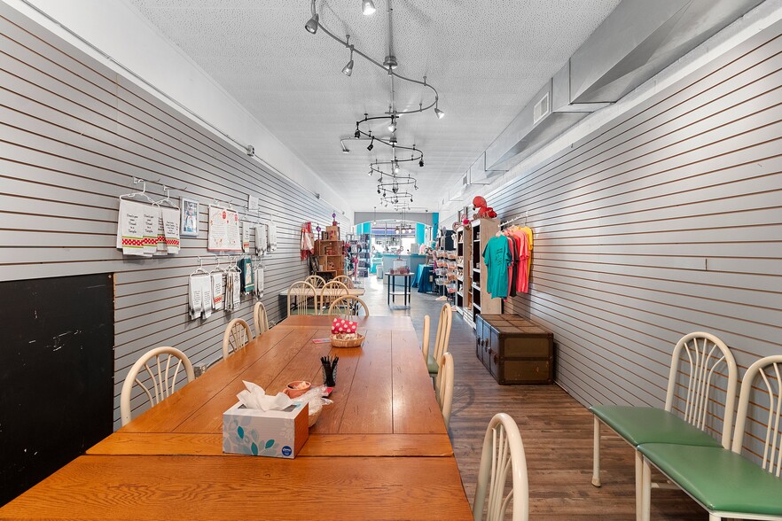 More Photos Of 1604 Washington St, Two Rivers Storefront For Sale