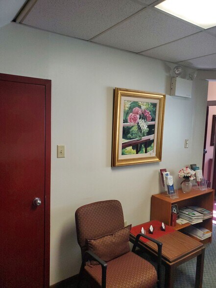 More Photos Of 27 S High St, West Chester Office Residential For Lease