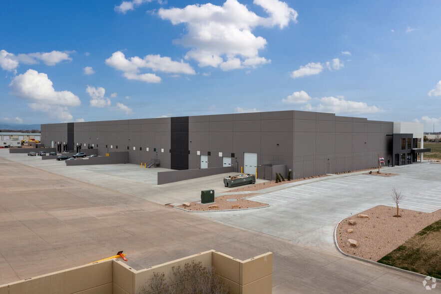 More Photos Of 1130 Diamond Valley Dr, Windsor Distribution For Sale