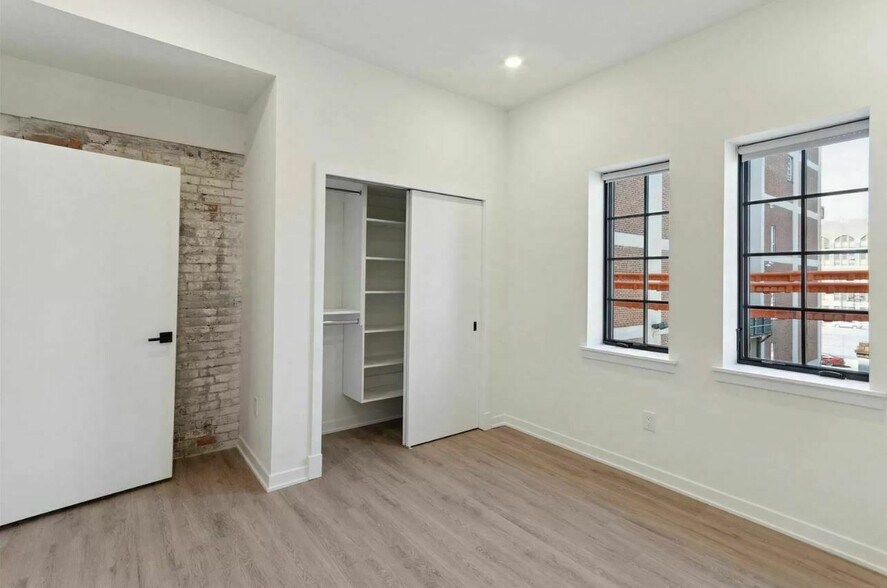 More Photos Of 500 N 13th St, Philadelphia Multifamily For Sale