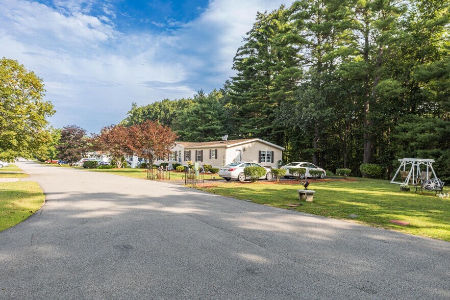 More Photos Of 11 Tamarack Lane -1, Rochester Manufactured Housing Mobile Home Park For Sale