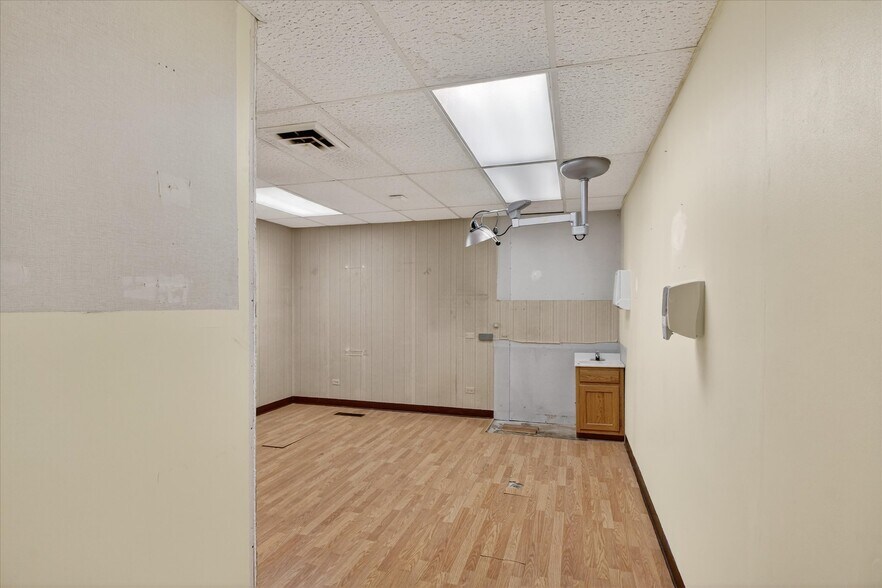 More Photos Of 820 N Pine River St, Ithaca Healthcare For Sale