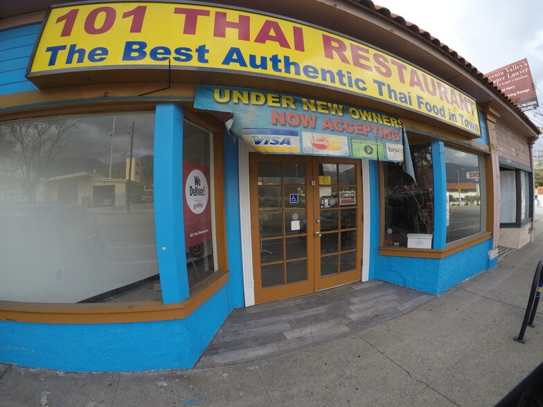 More Photos Of 7780 Foothill Blvd, Tujunga Restaurant For Sale