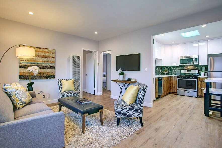 More Photos Of 634 Westminster Ave, Venice Apartments For Sale