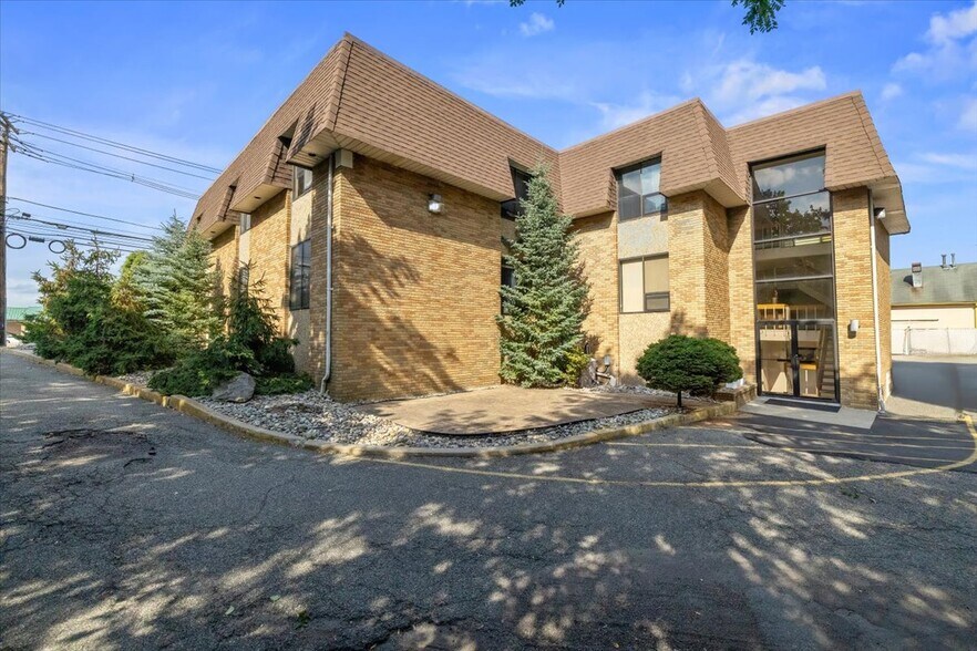 Primary Photo Of 24 Wyckoff Ave, Waldwick Medical For Sale