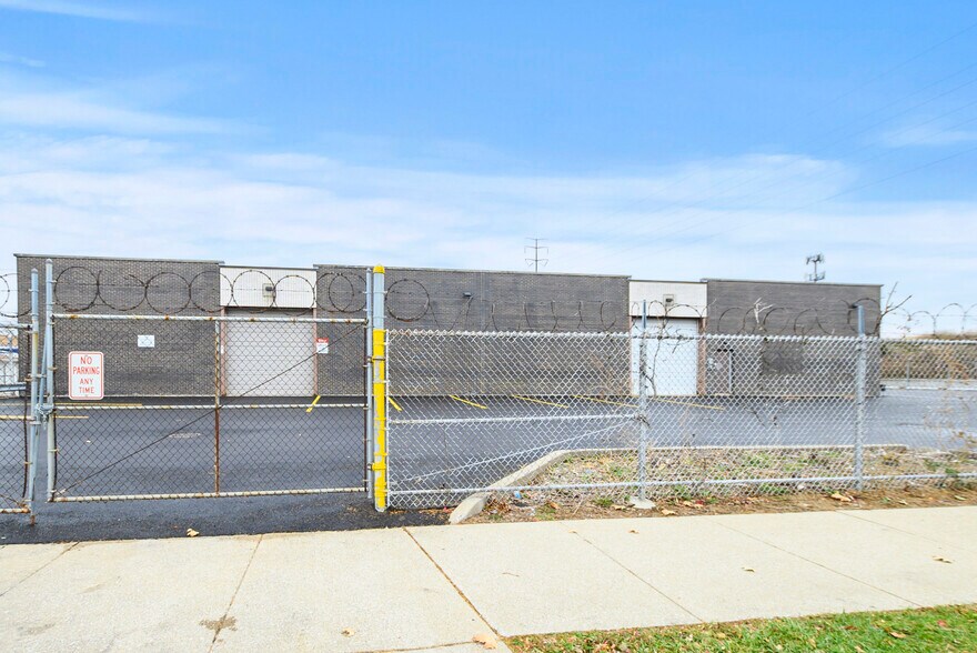 More Photos Of 3605 W 63rd St, Chicago Distribution For Lease