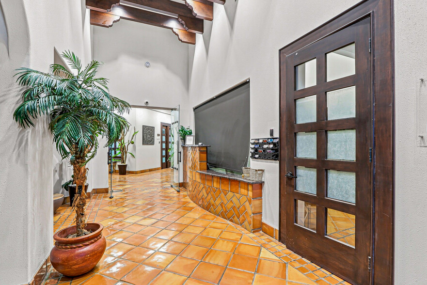 More Photos Of 11860 Vista del Sol Dr, El Paso Medical For Sale