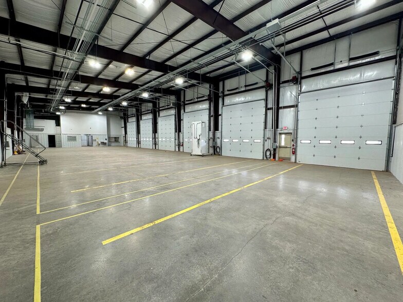 More Photos Of 10420 Interstate 40, Amarillo Warehouse For Lease