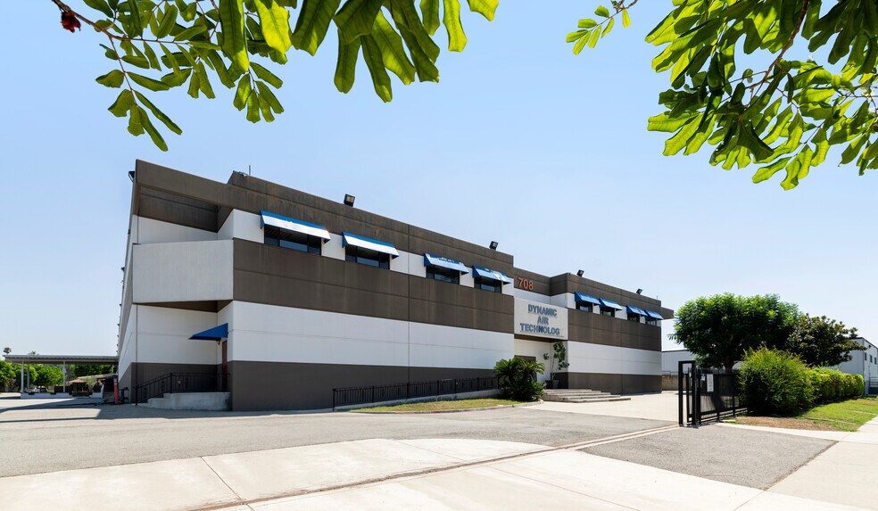 More Photos Of 708 N Vincent Ave, Covina Manufacturing For Lease