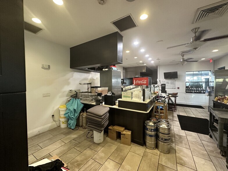 More Photos Of 124 Kenny Blvd, Haines City Specialty For Lease
