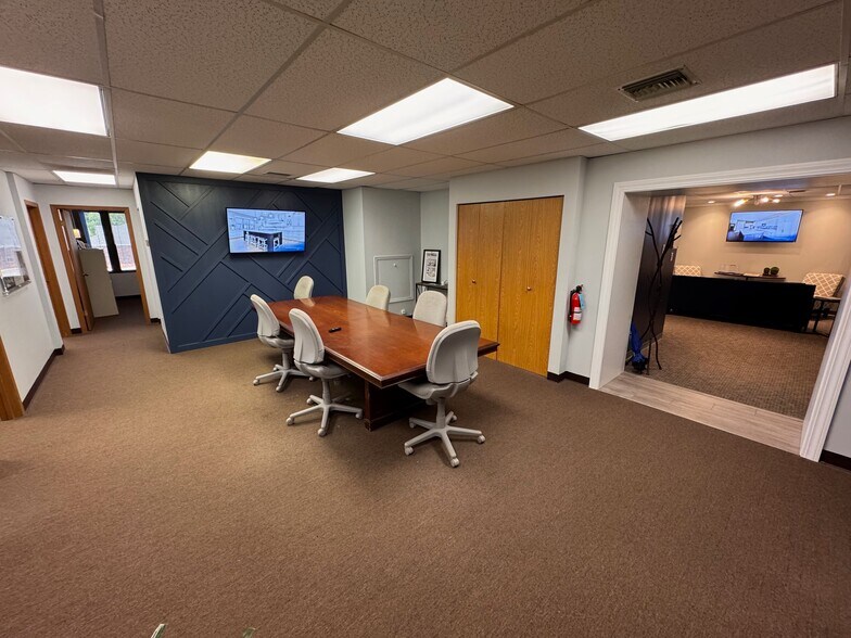 More Photos Of 13990 Olive Blvd, Chesterfield Office For Lease