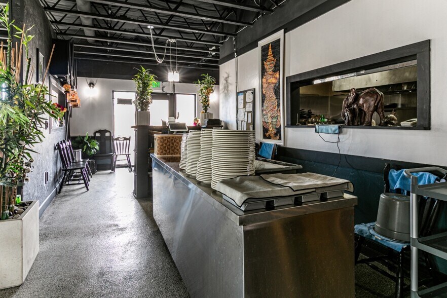 More Photos Of 410 N University Ave, Provo Fast Food For Sale