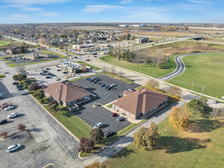 More Photos Of 2109 E Capitol Dr, Appleton Office For Lease