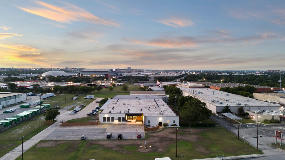 More Photos Of 3363 E Commerce St, San Antonio Unknown For Lease