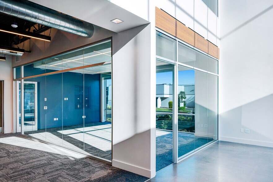 More Photos Of 5235 E Hunter Ave, Anaheim Distribution For Lease