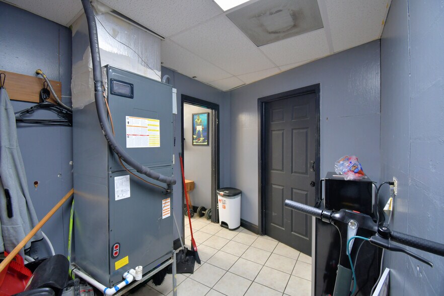 More Photos Of 128 E Orange Ave, Lake Wales General Retail For Sale