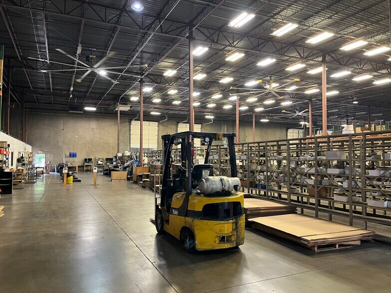 More Photos Of 5400 SW 33rd St, Oklahoma City Warehouse For Lease