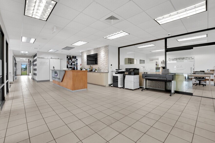 More Photos Of 1326 Progress Dr, Front Royal Flex For Sale