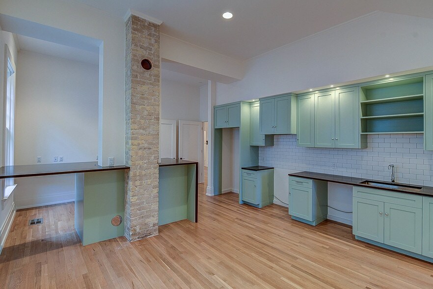 More Photos Of 904 San Antonio St, Austin Office For Lease