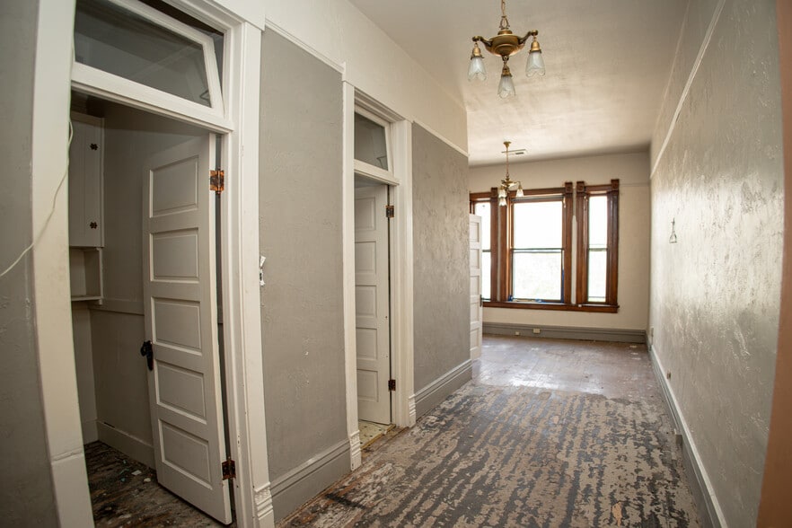 More Photos Of 301 E Park Ave, Anaconda Storefront Retail Office For Sale