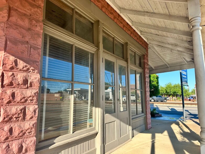 More Photos Of 204-208 Belleville Ave, Brewton Restaurant For Sale