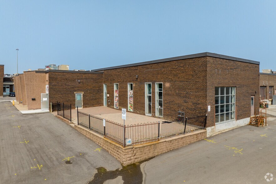 More Photos Of 44 Fasken Dr, Toronto Flex For Lease