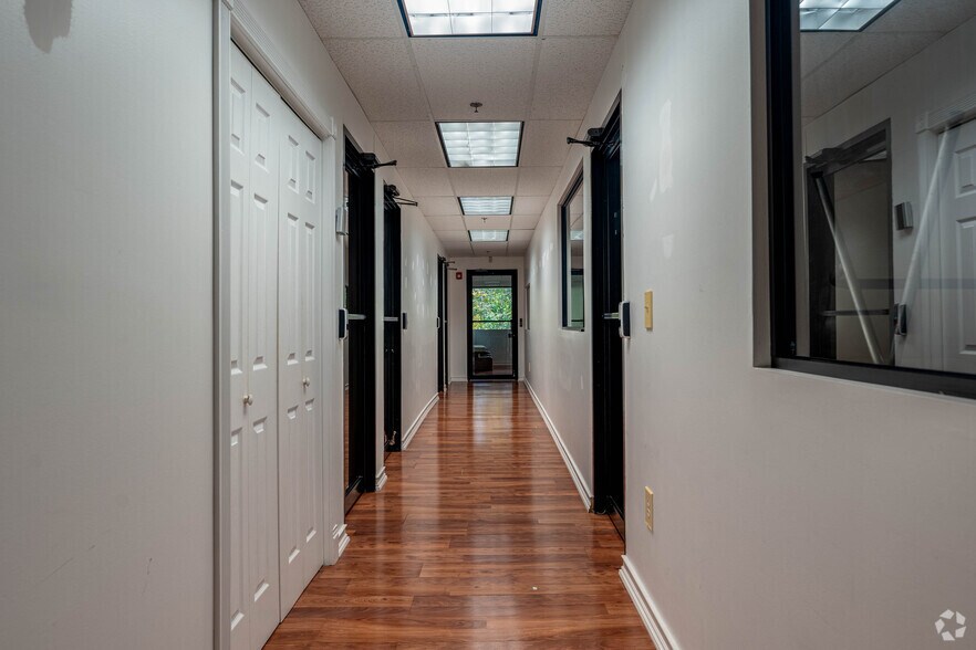 More Photos Of 181 New Rd, Parsippany Office For Lease