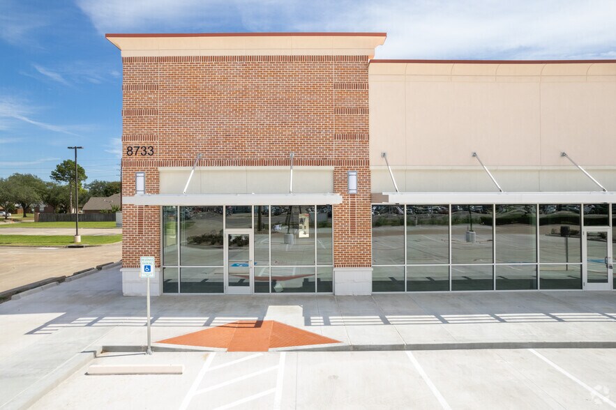8733 Hwy 6 S, Houston, TX 77083 Retail For Lease