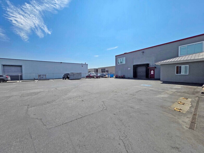 More Photos Of 1840 Broadway St, Port Coquitlam Warehouse For Lease