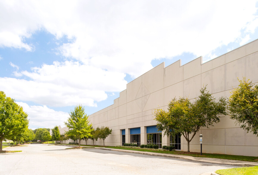 Primary Photo Of 653 Brigham Rd, Greensboro Warehouse For Lease