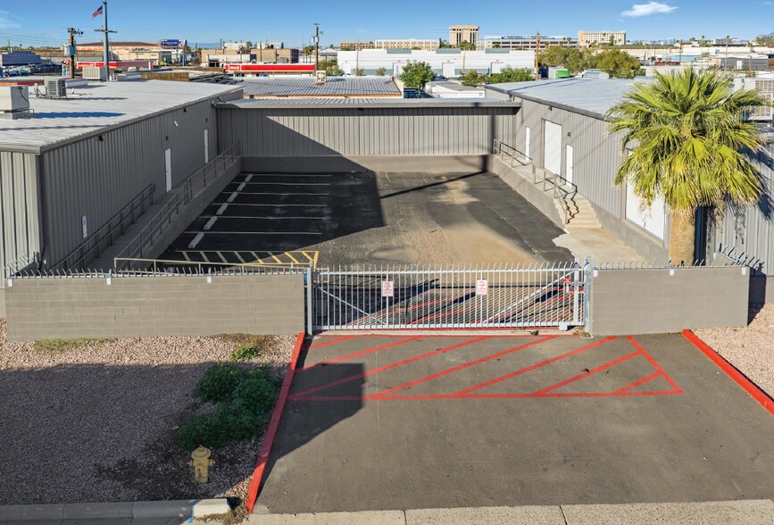 More Photos Of 1840-1860 W Sherman St, Phoenix Distribution For Sale