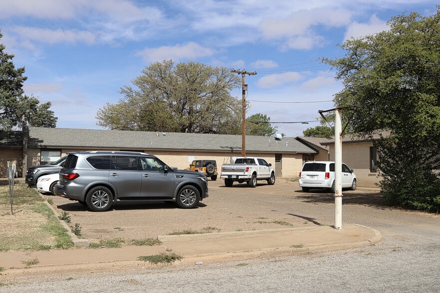 More Photos Of 202 W 3rd St, Hale Center Skilled Nursing Facility For Sale