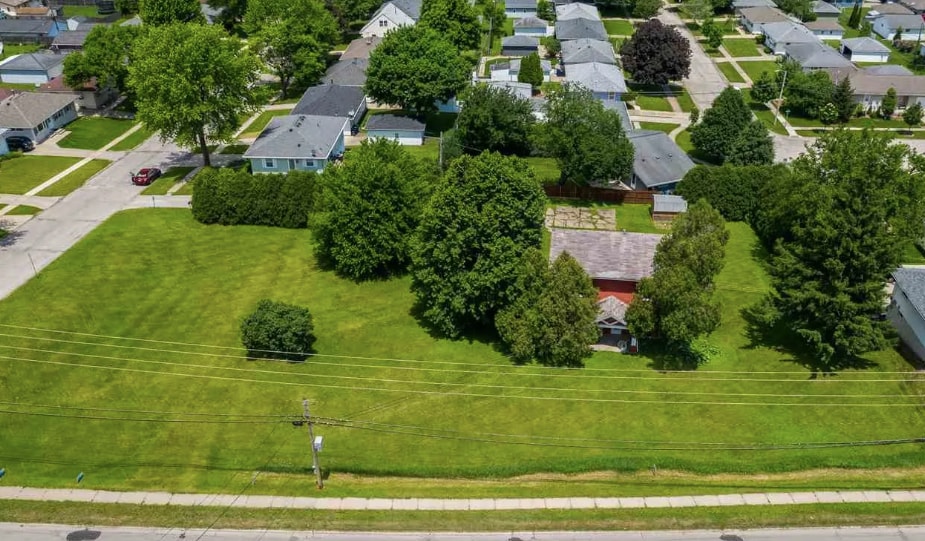 Primary Photo Of 3010 Johnson Ave NW, Cedar Rapids Multifamily For Sale