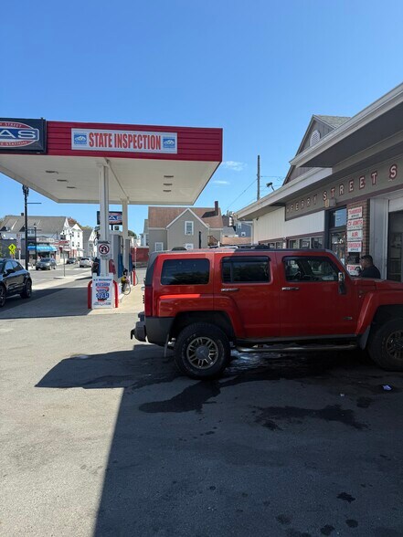 More Photos Of 474 Ferry St, Everett Service Station For Sale