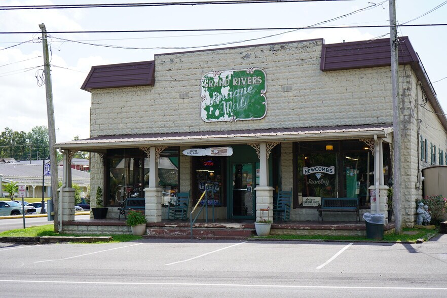 More Photos Of 1817 Jh Obryan Ave, Grand Rivers Storefront Retail Residential For Sale