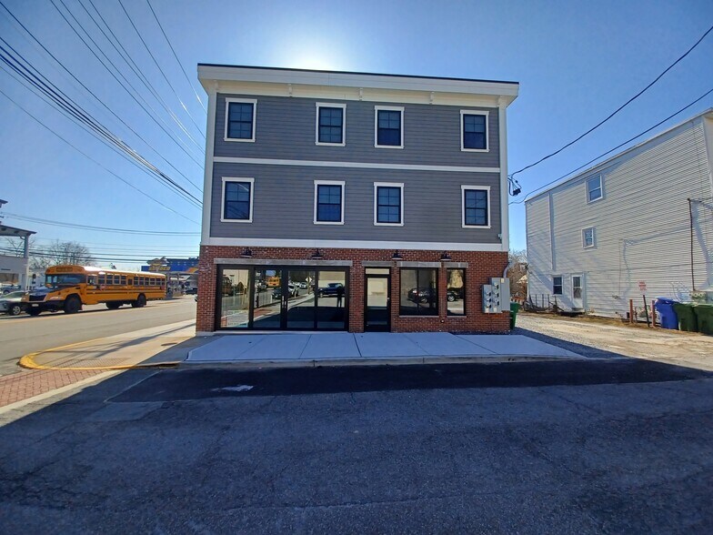 Primary Photo Of 90 Greenwich Ave, Goshen Storefront Retail Office For Lease