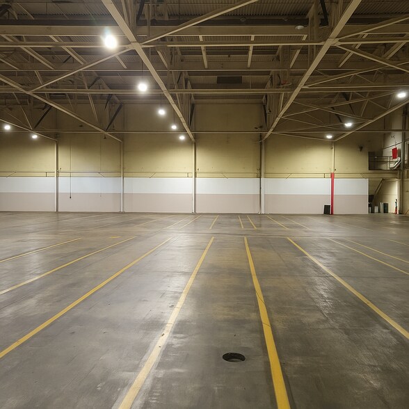 More Photos Of 6800 N Chestnut St, Ravenna Warehouse For Sale