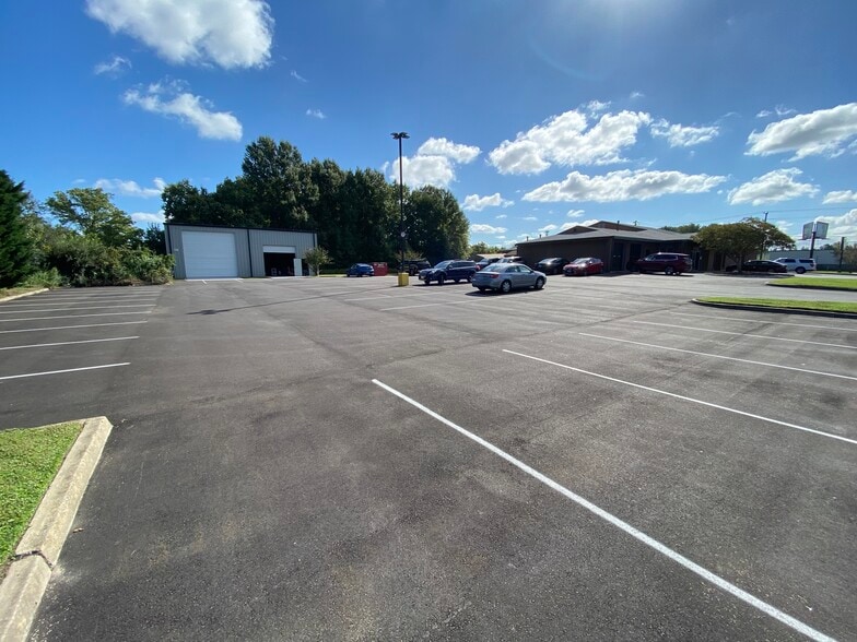 More Photos Of 3290 Airline Blvd, Portsmouth Flex For Sale