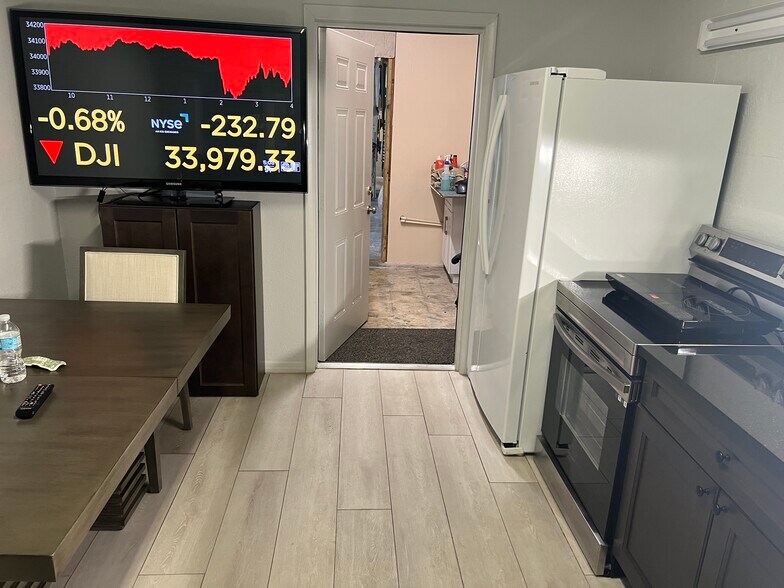 More Photos Of 4615 N 34th St, Tampa Warehouse For Sale