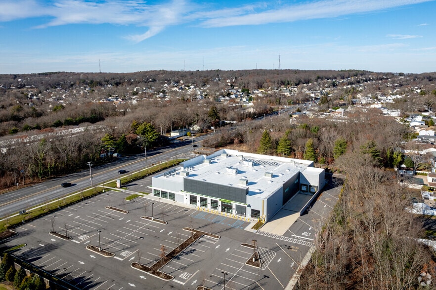 More Photos Of 3017 N Ocean Ave, Farmingville General Retail For Lease