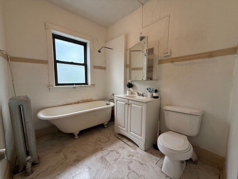 More Photos Of 1901 W Garfield Blvd, Chicago Apartments For Sale
